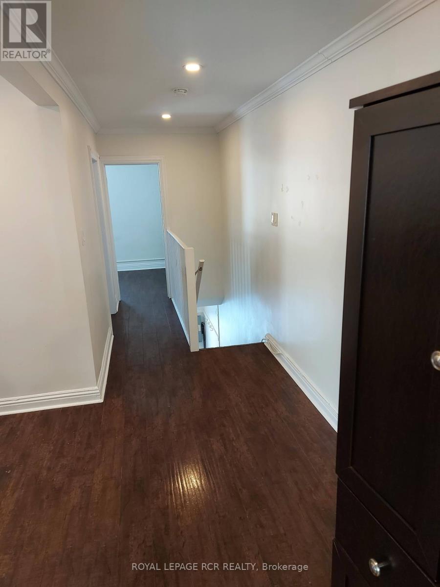 Upper - 124 Poplar Avenue, Halton Hills, Ontario  L7J 2E2 - Photo 13 - W12433722