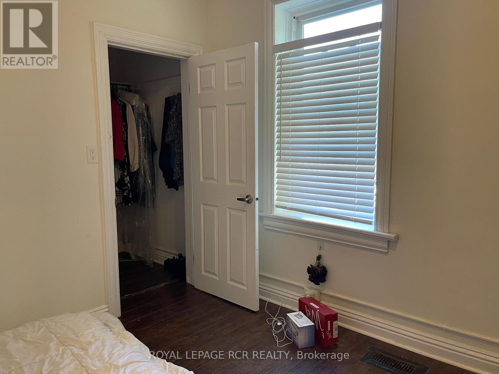 Upper - 124 Poplar Avenue, Halton Hills, Ontario  L7J 2E2 - Photo 16 - W12433722