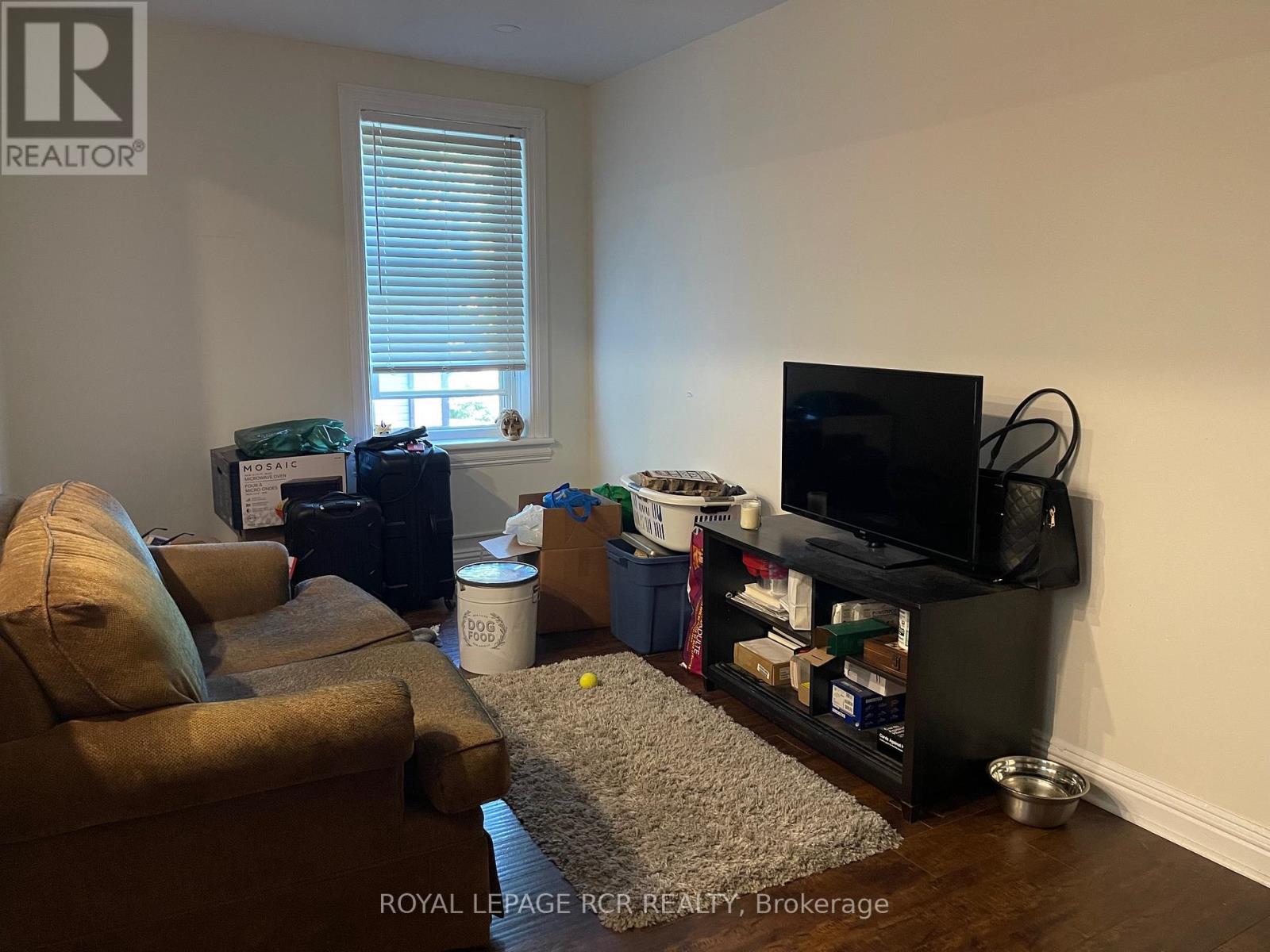 Upper - 124 Poplar Avenue, Halton Hills, Ontario  L7J 2E2 - Photo 10 - W12433722