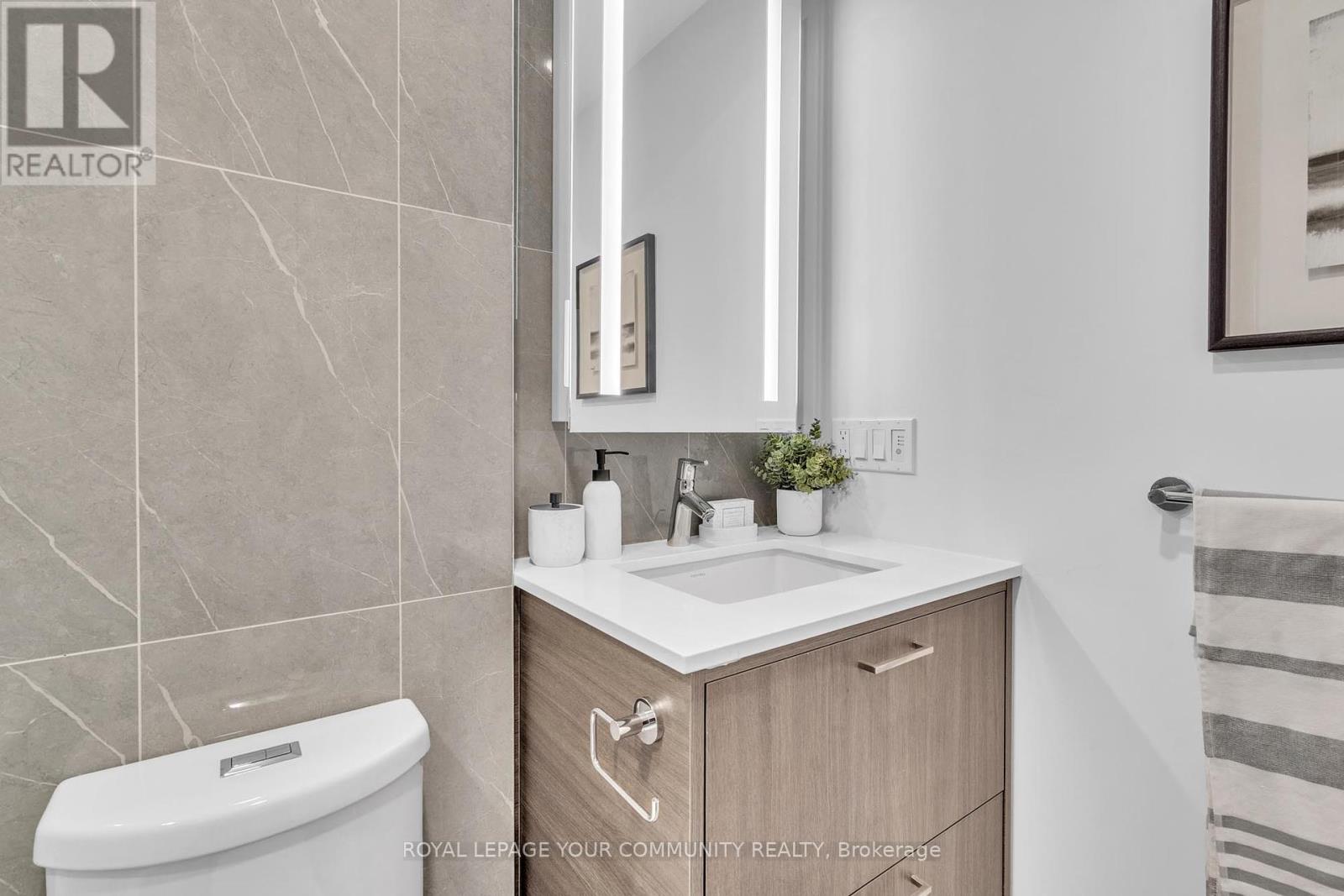 101 - 10 Inn On The Park Drive, Toronto, Ontario  M3C 0P9 - Photo 21 - C12434966