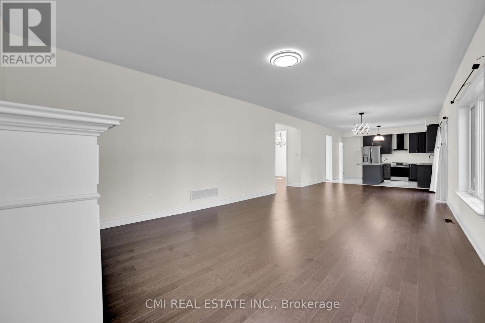 22 Birchwood Lane, Essa, Ontario  L3W 0A8 - Photo 13 - N12434970