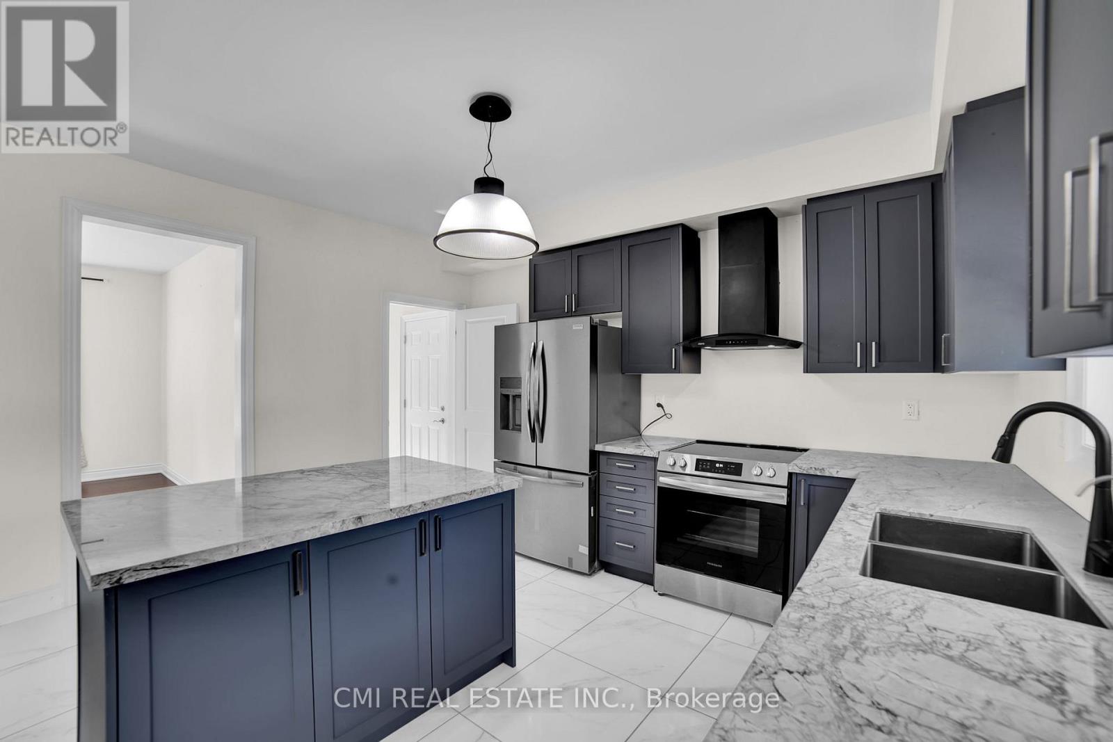 22 Birchwood Lane, Essa, Ontario  L3W 0A8 - Photo 17 - N12434970