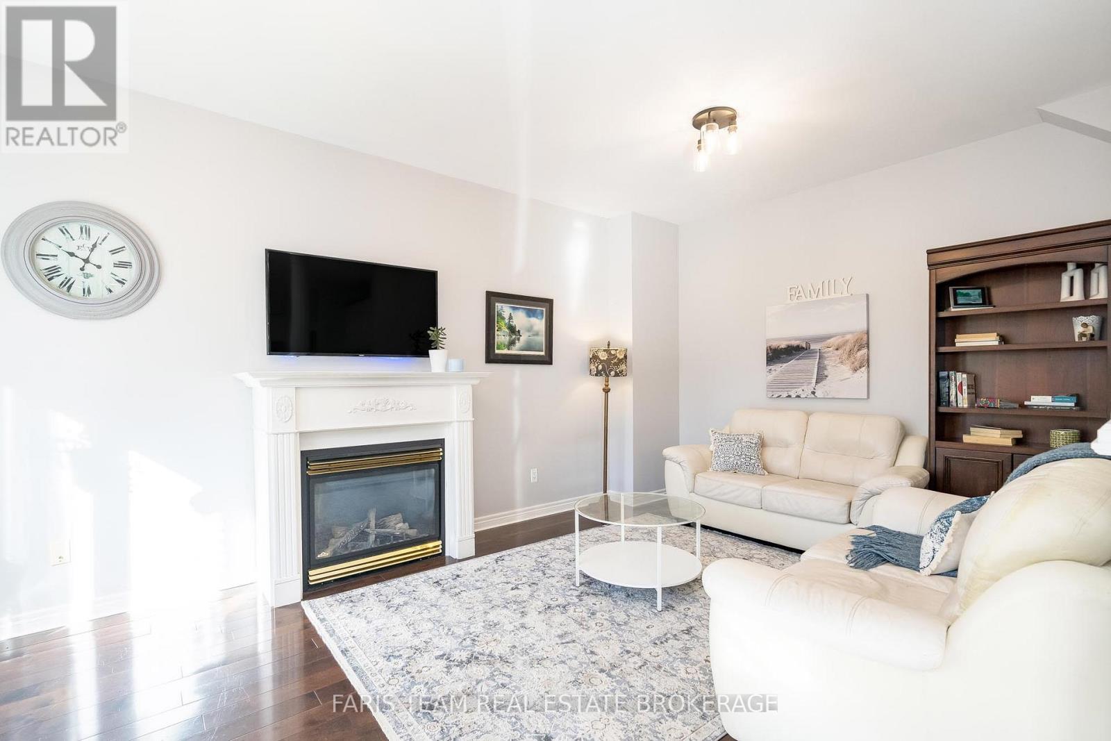 2 Evergreen Lane, Essa, Ontario  L0L 2N0 - Photo 14 - N12434973
