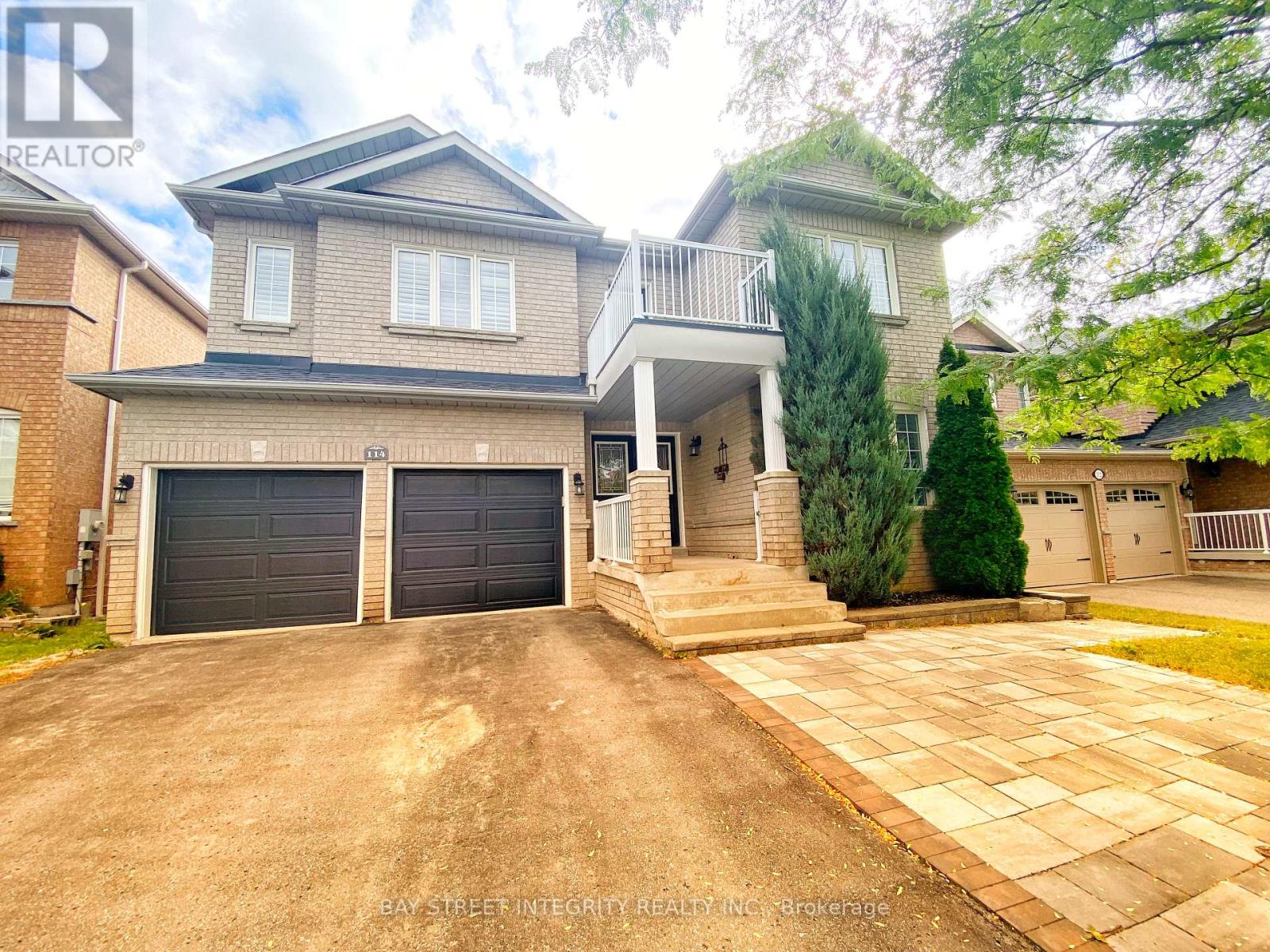 MAIN 114 RED RIVER CRESCENT, Newmarket, Ontario