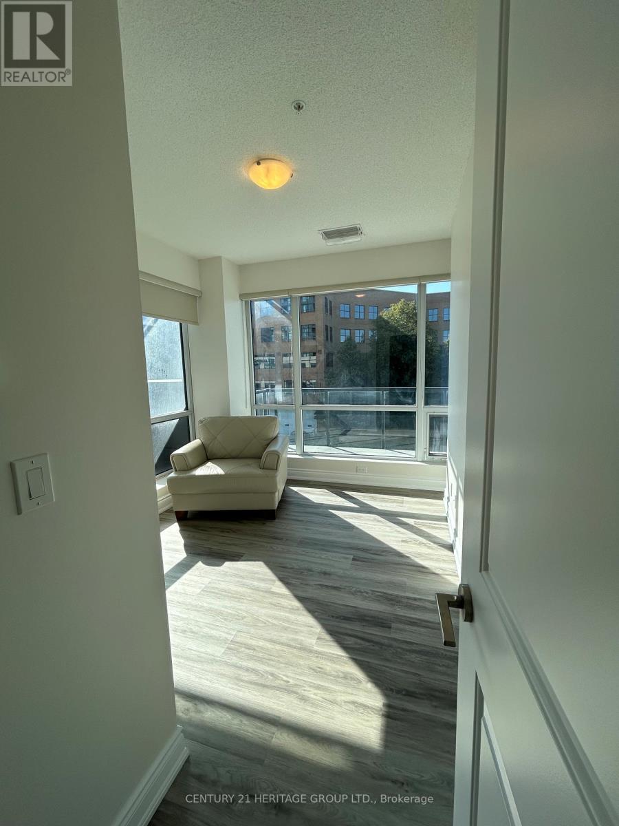 203 - 9088 Yonge Street, Richmond Hill, Ontario  L4C 0Y6 - Photo 2 - N12434997