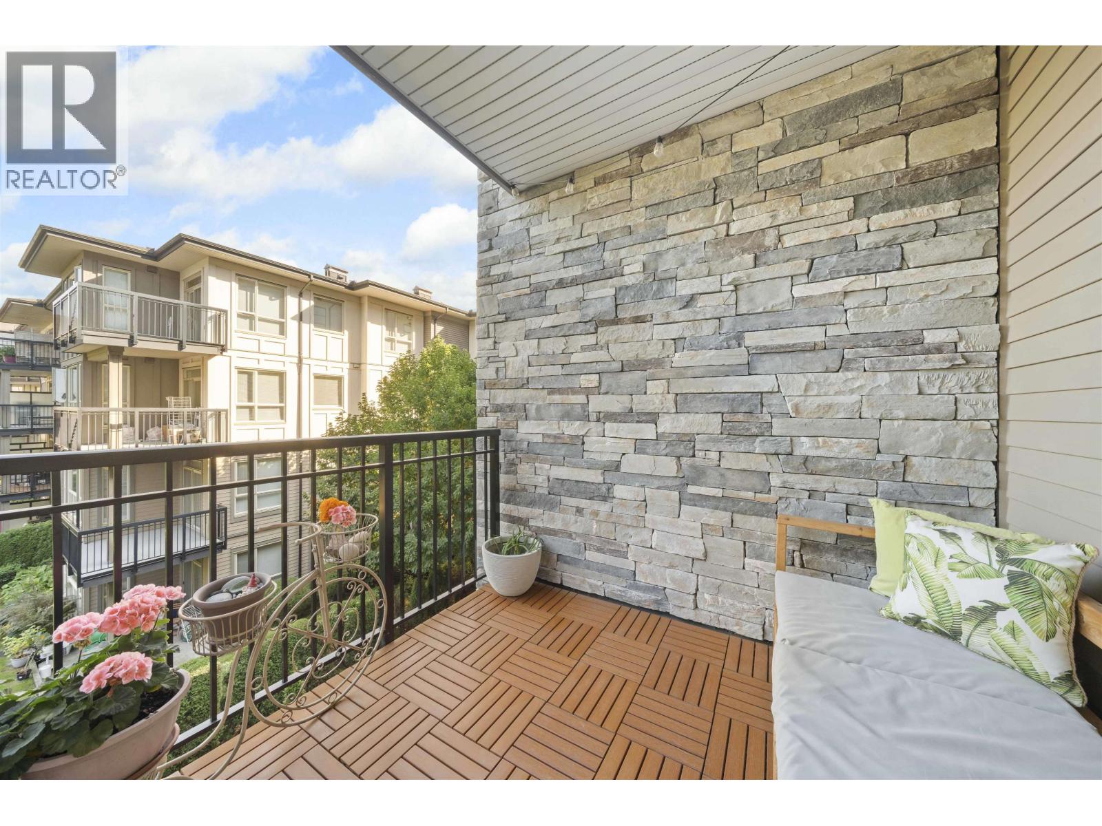 306 1152 Windsor Mews, Coquitlam, British Columbia  V3B 0N1 - Photo 5 - R3051321