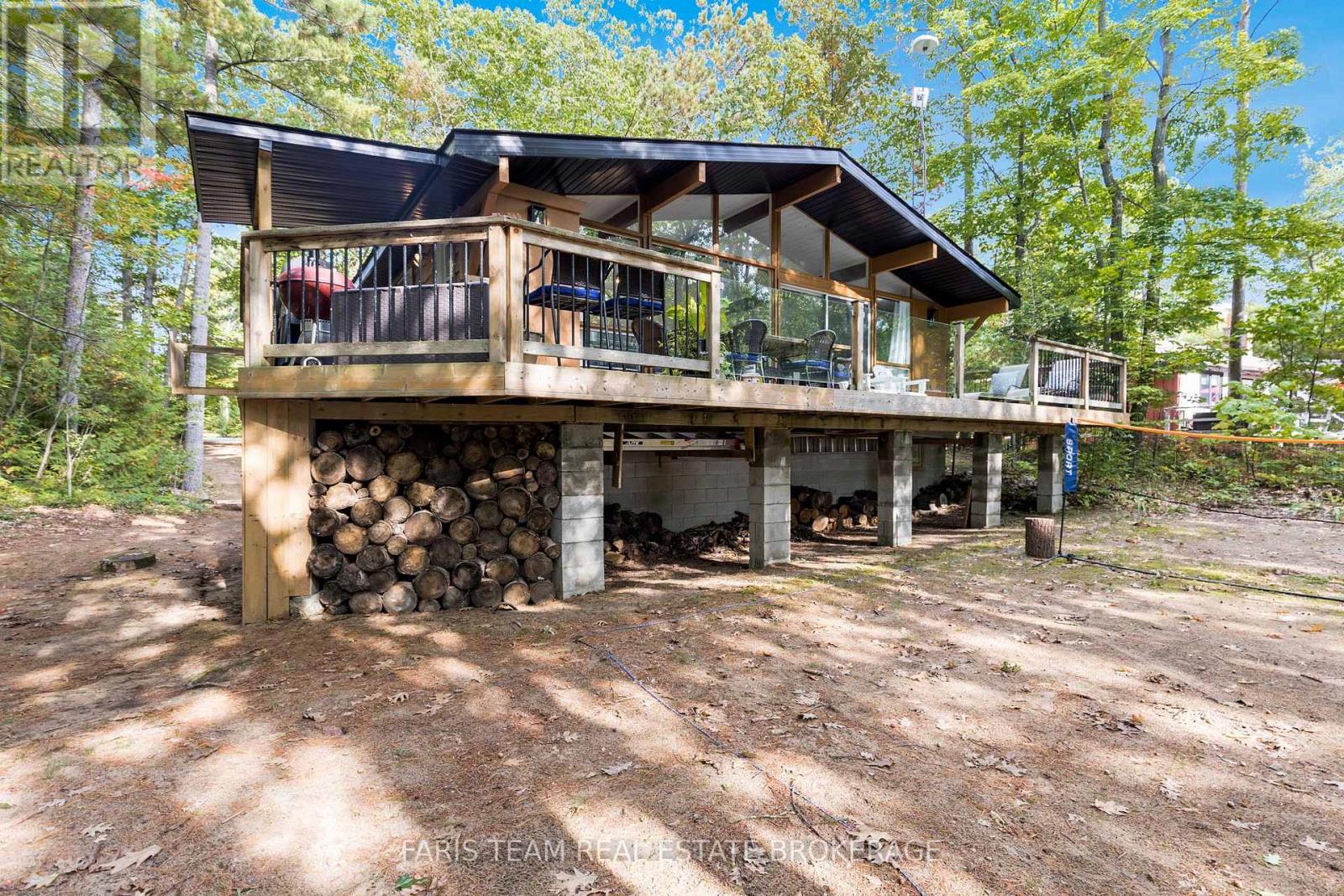 1292 Tiny Beaches Road N, Tiny, Ontario  L9M 0H3 - Photo 2 - S12434947