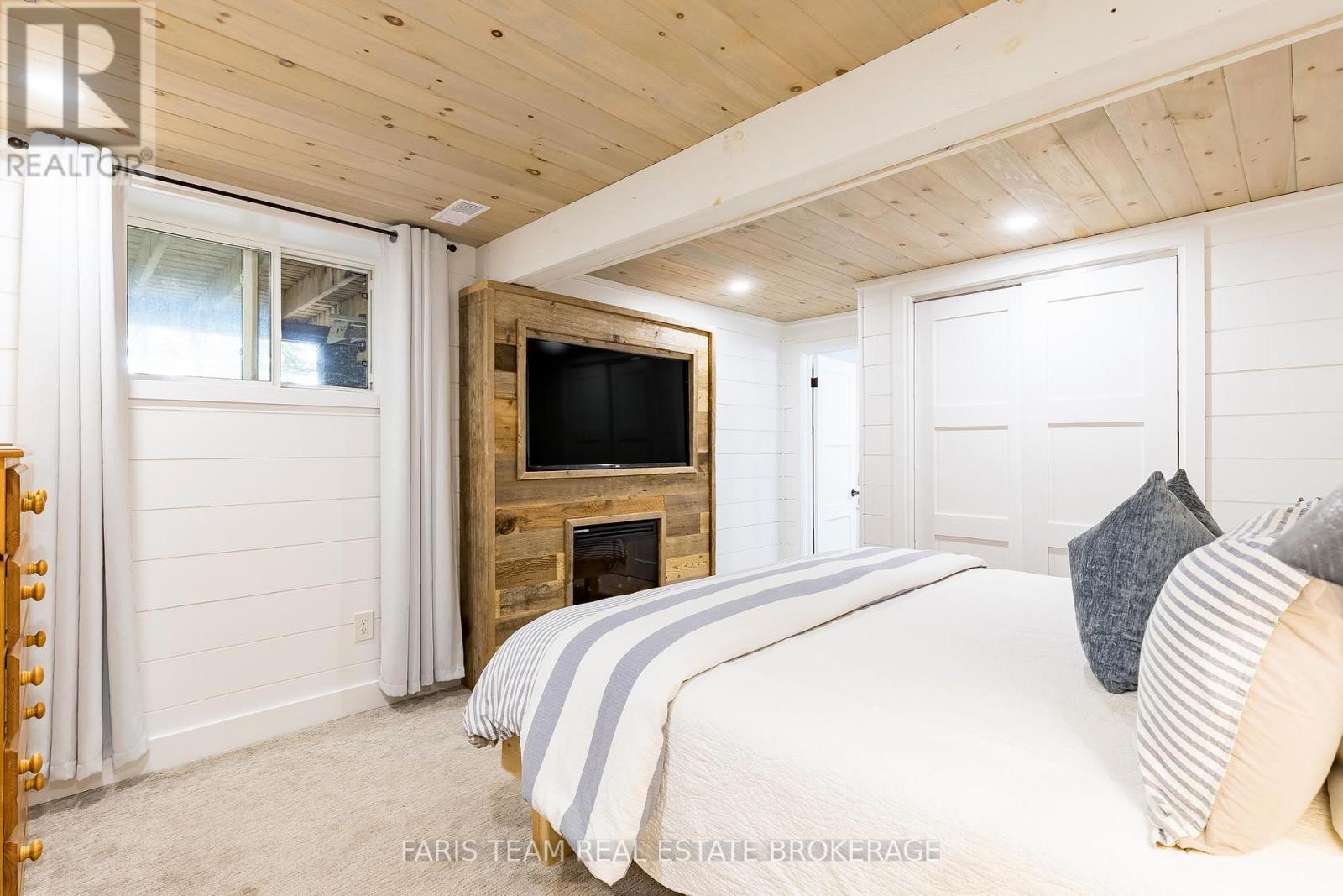 1292 Tiny Beaches Road N, Tiny, Ontario  L9M 0H3 - Photo 29 - S12434947