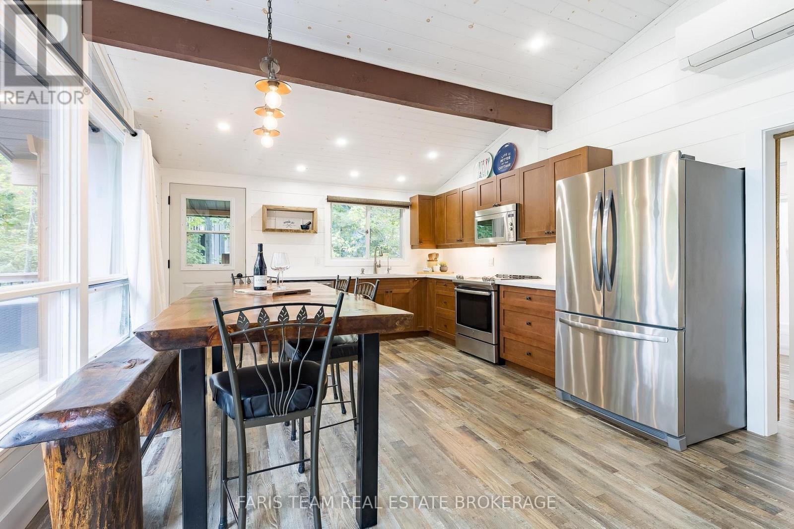 1292 Tiny Beaches Road N, Tiny, Ontario  L9M 0H3 - Photo 8 - S12434947