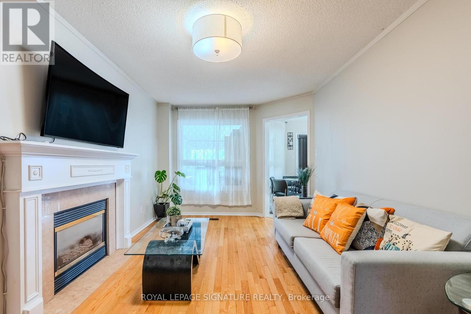 341 Livingstone Street, Barrie, Ontario  L4N 7C5 - Photo 13 - S12434963