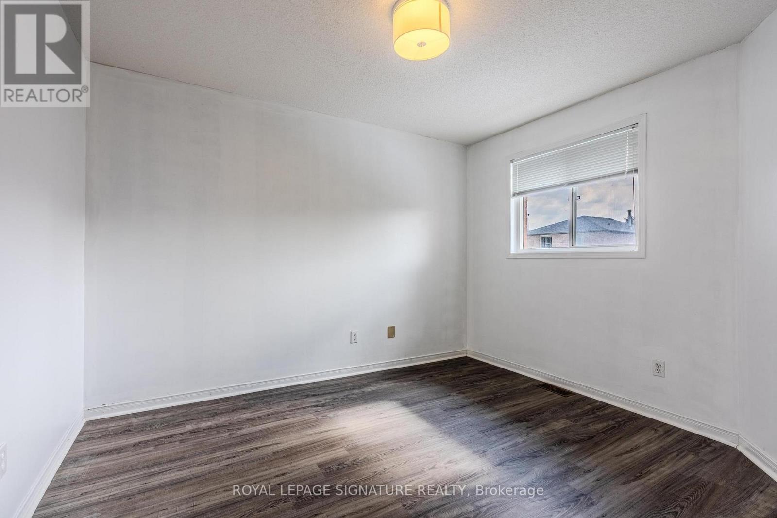 341 Livingstone Street, Barrie, Ontario  L4N 7C5 - Photo 17 - S12434963