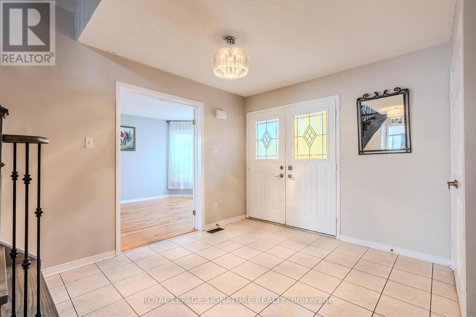 341 Livingstone Street, Barrie, Ontario  L4N 7C5 - Photo 4 - S12434963