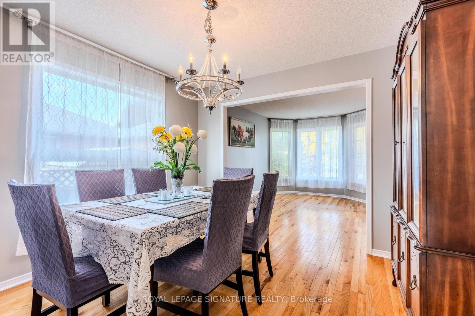 341 Livingstone Street, Barrie, Ontario  L4N 7C5 - Photo 7 - S12434963