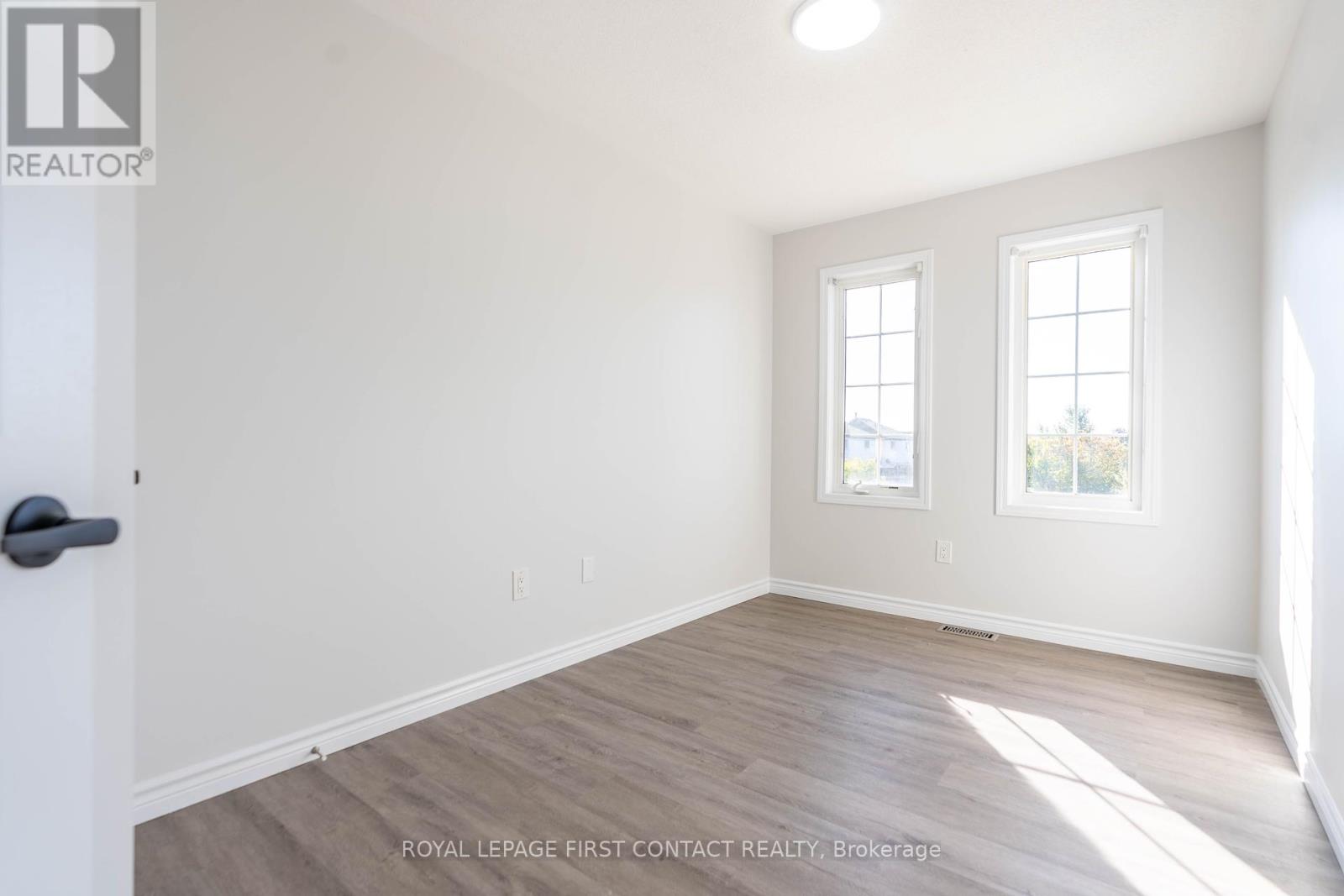 36 Villers Street, Barrie, Ontario  L4N 0X2 - Photo 13 - S12434990