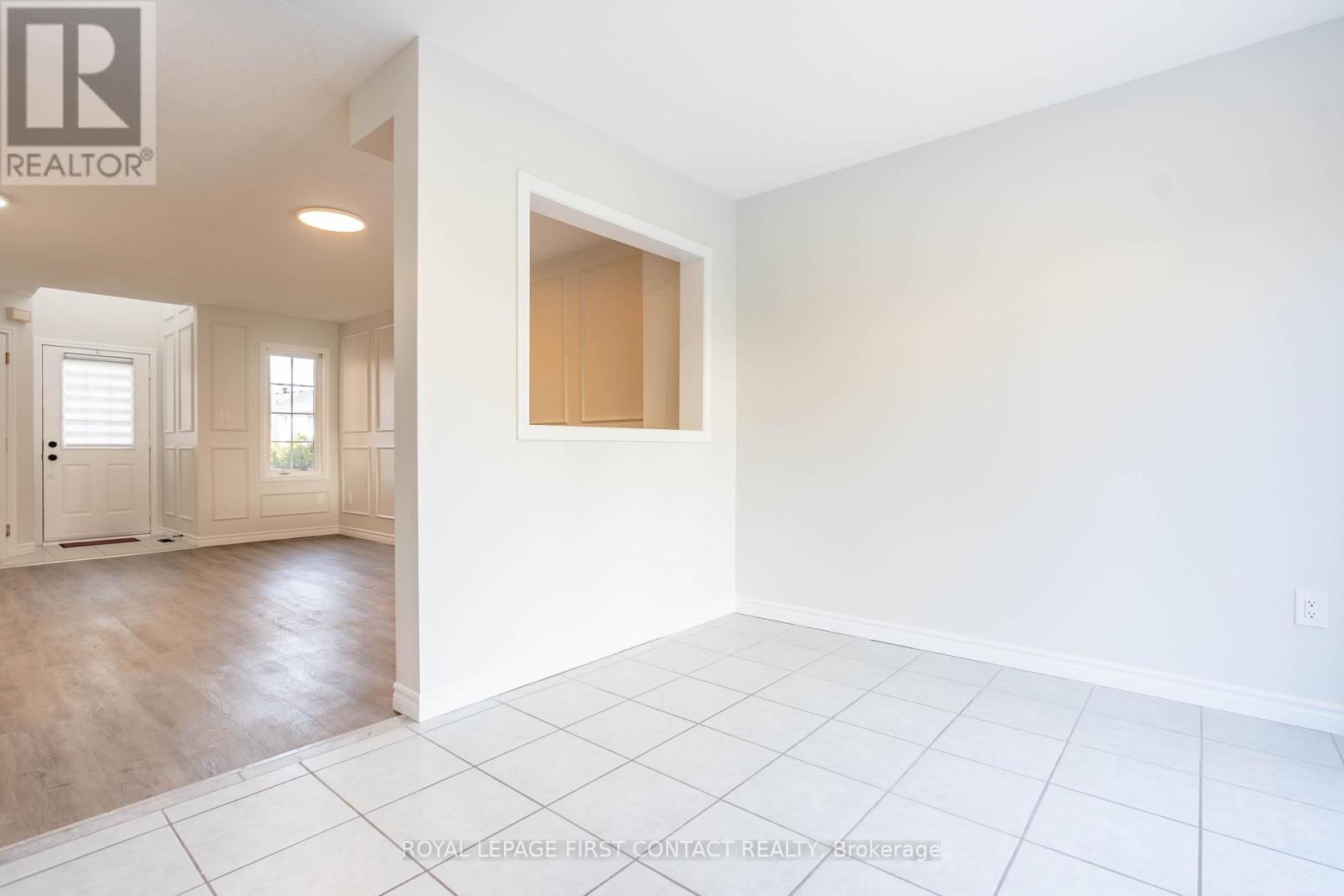 36 Villers Street, Barrie, Ontario  L4N 0X2 - Photo 4 - S12434990