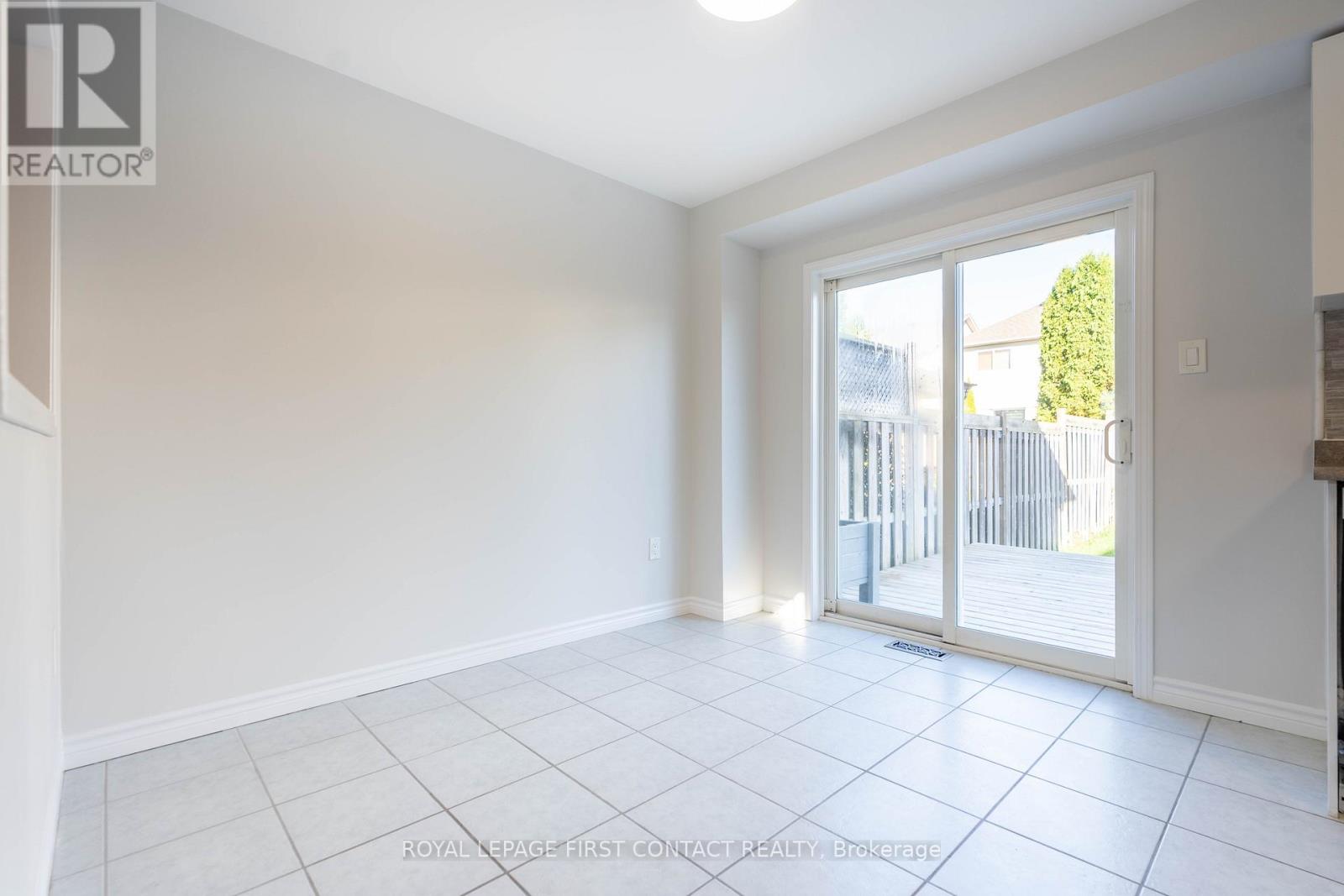36 Villers Street, Barrie, Ontario  L4N 0X2 - Photo 5 - S12434990