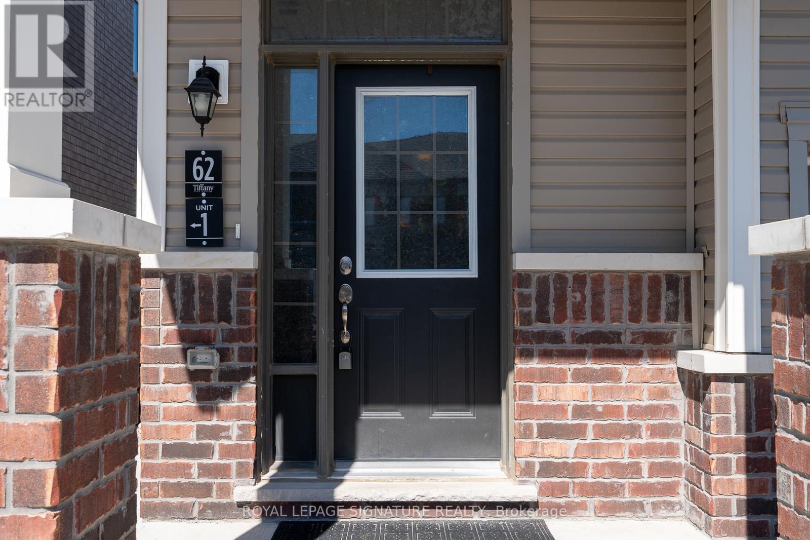 62 Bannister Road, Barrie, Ontario  L9J 0L7 - Photo 2 - S12435010