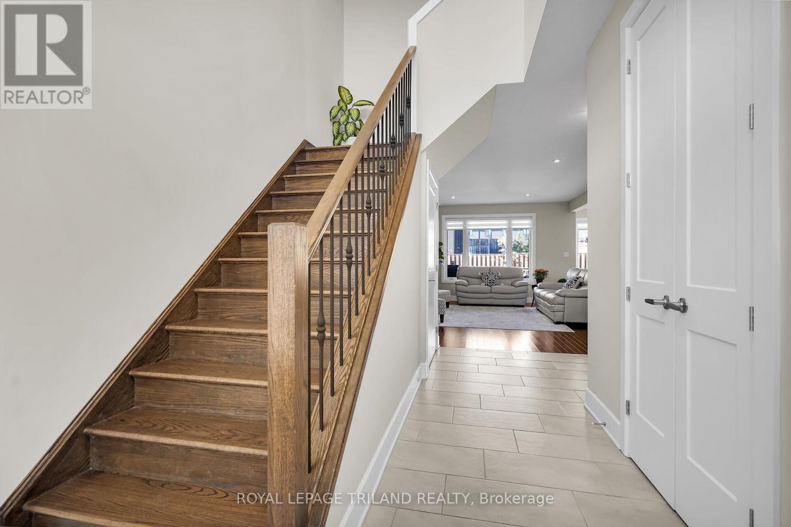 521 Sophia Crescent, London North, Ontario  N6H 5L4 - Photo 5 - X12435035