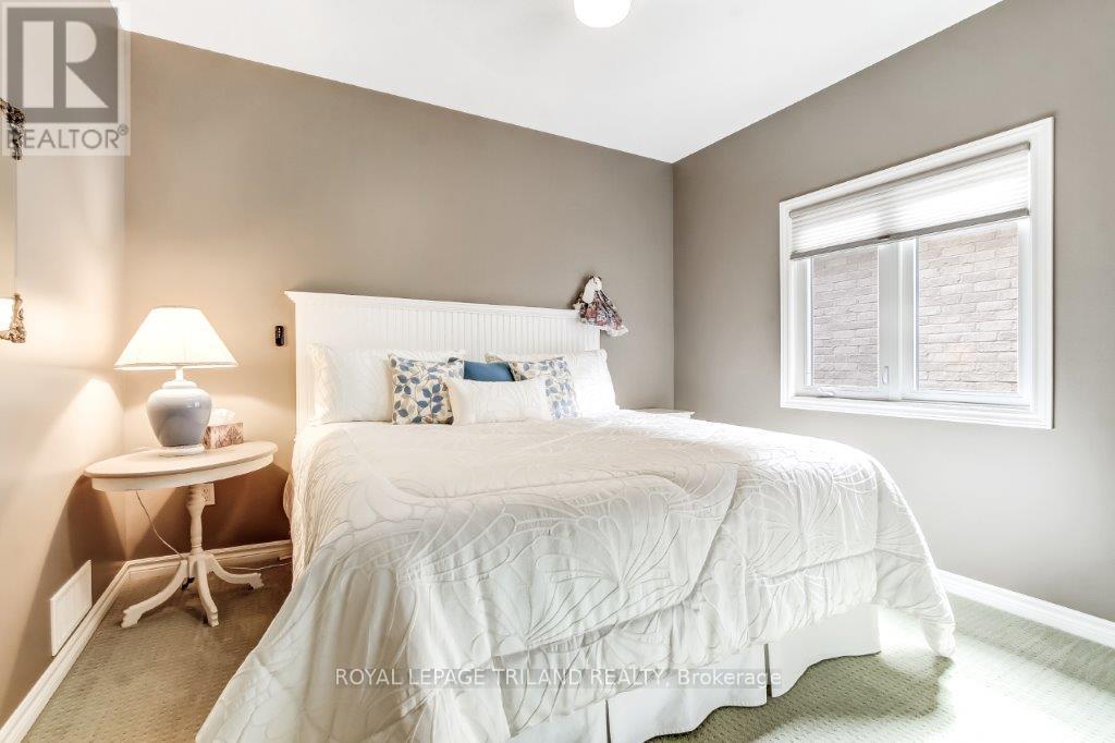 20 Ensley Place, Central Elgin, Ontario  N5L 0A1 - Photo 19 - X12435065