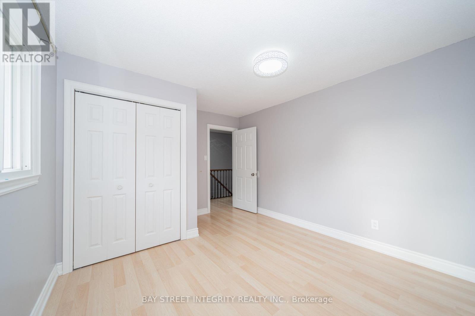 1 Hodgins Avenue, Georgina, Ontario  L4P 3M9 - Photo 28 - N12433883