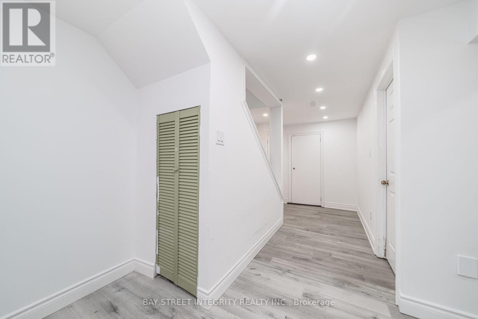 1 Hodgins Avenue, Georgina, Ontario  L4P 3M9 - Photo 41 - N12433883