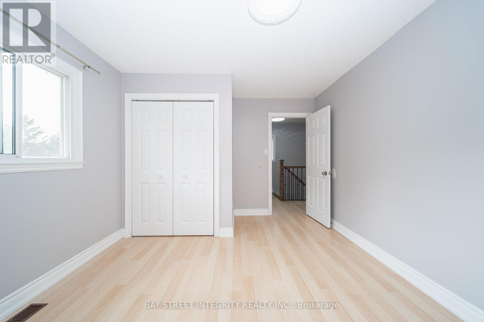 1 Hodgins Avenue, Georgina, Ontario  L4P 3M9 - Photo 29 - N12433883