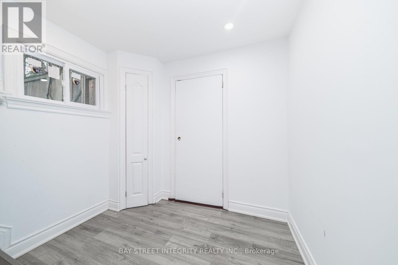 1 Hodgins Avenue, Georgina, Ontario  L4P 3M9 - Photo 42 - N12433883