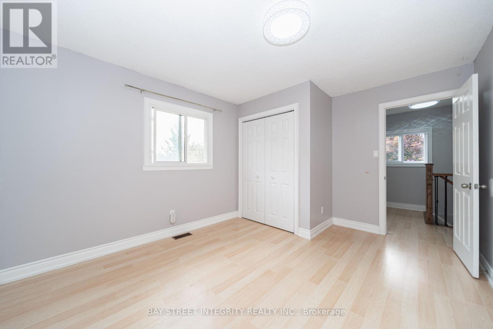 1 Hodgins Avenue, Georgina, Ontario  L4P 3M9 - Photo 31 - N12433883