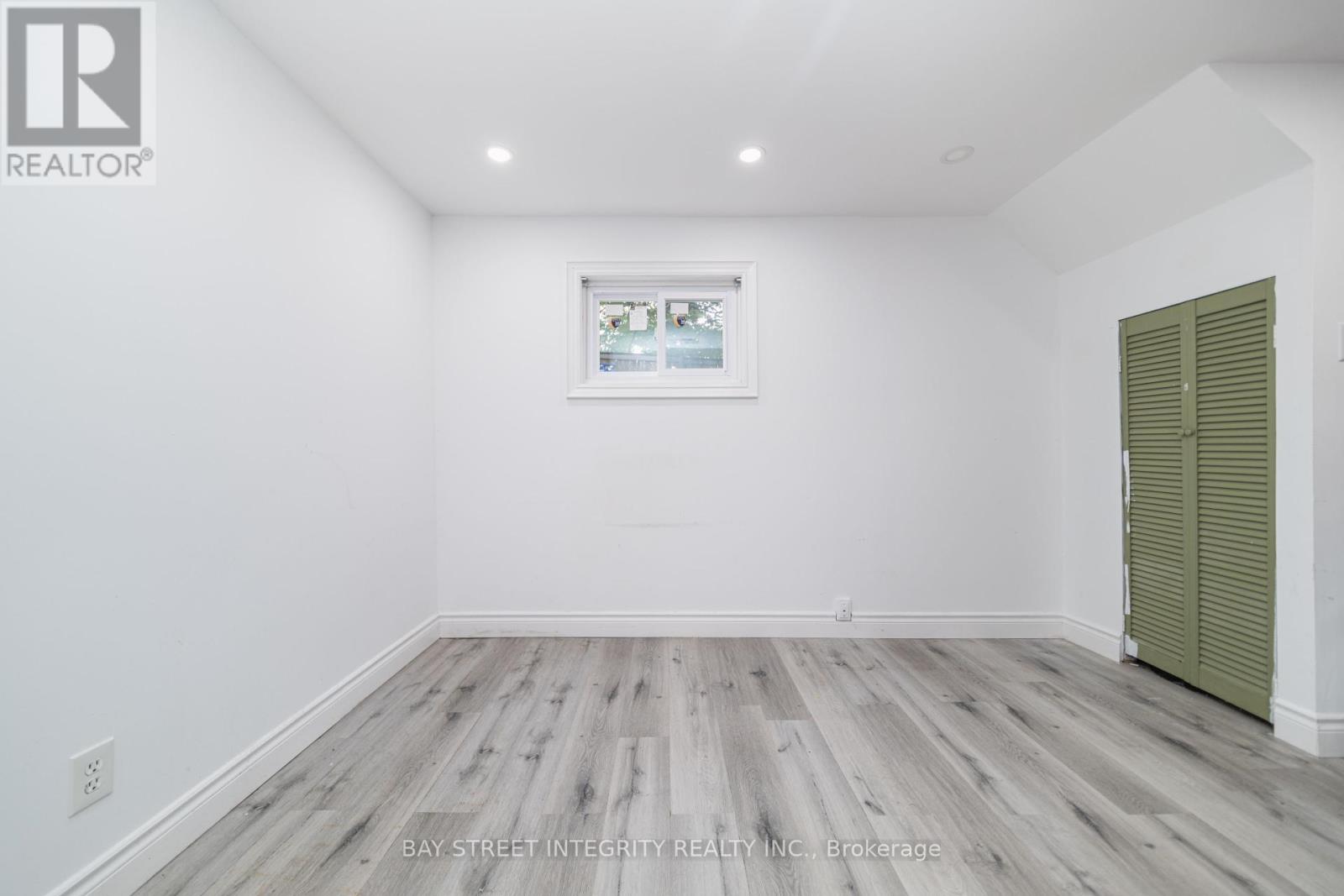 1 Hodgins Avenue, Georgina, Ontario  L4P 3M9 - Photo 39 - N12433883