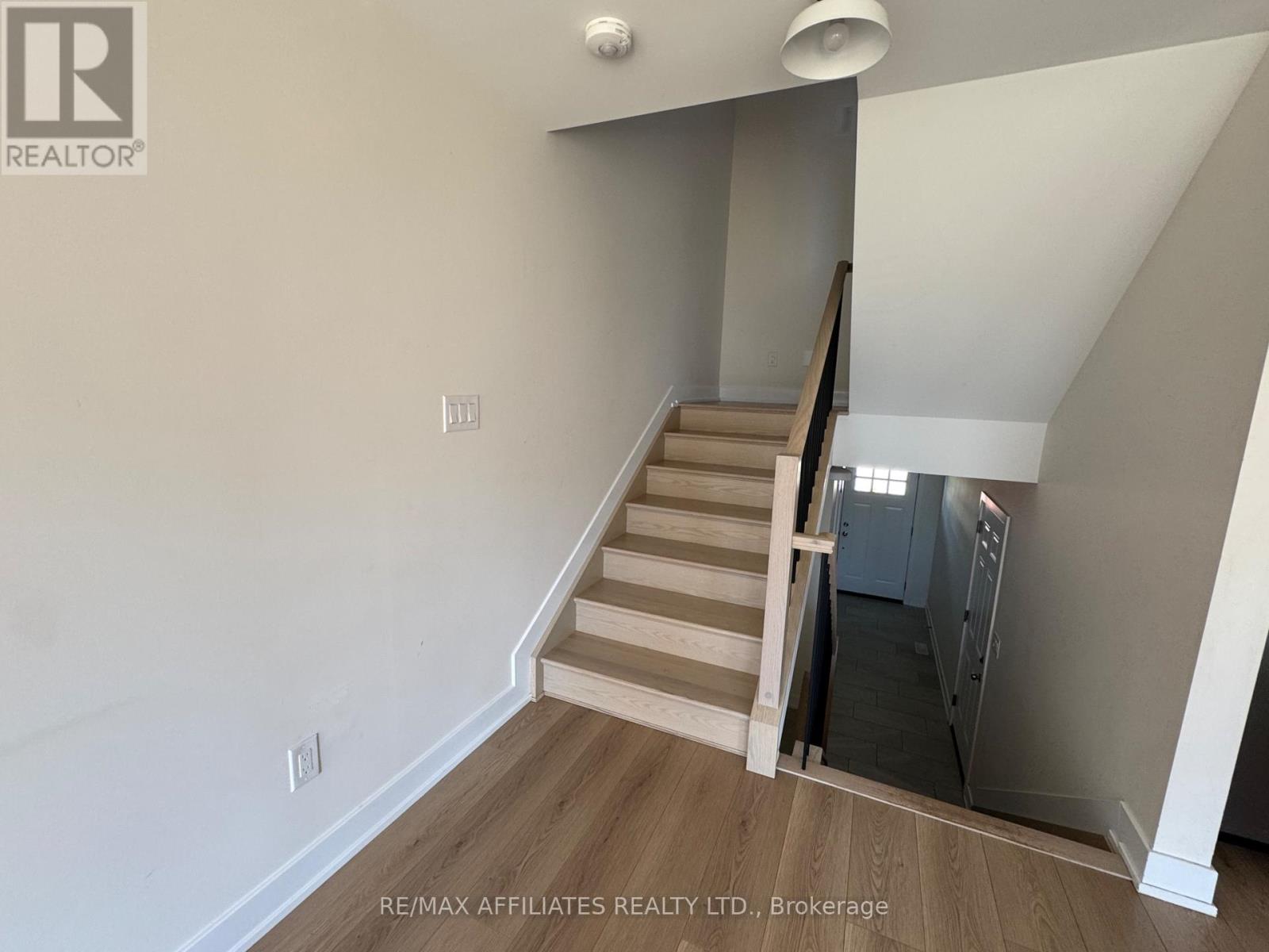 21 Margaret Graham Terrace, Smiths Falls, Ontario  K7A 0A5 - Photo 18 - X12435016
