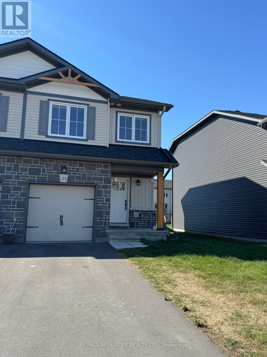 21 Margaret Graham Terrace, Smiths Falls, Ontario  K7A 0A5 - Photo 2 - X12435016