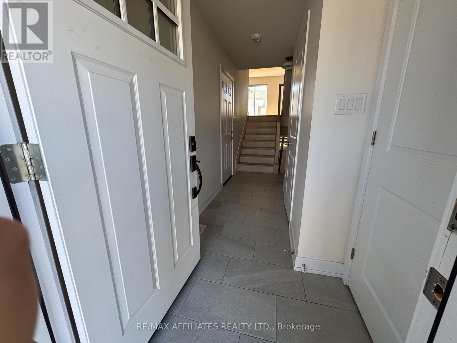 21 Margaret Graham Terrace, Smiths Falls, Ontario  K7A 0A5 - Photo 3 - X12435016