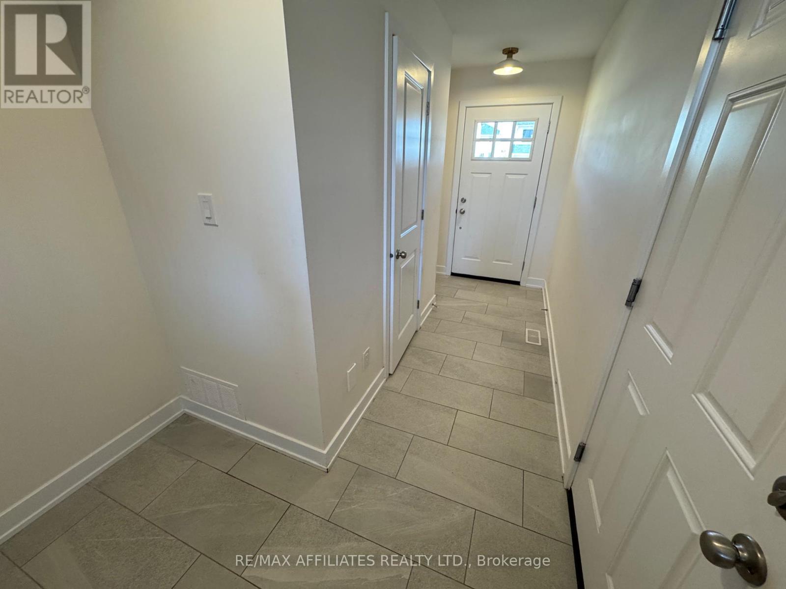 21 Margaret Graham Terrace, Smiths Falls, Ontario  K7A 0A5 - Photo 4 - X12435016