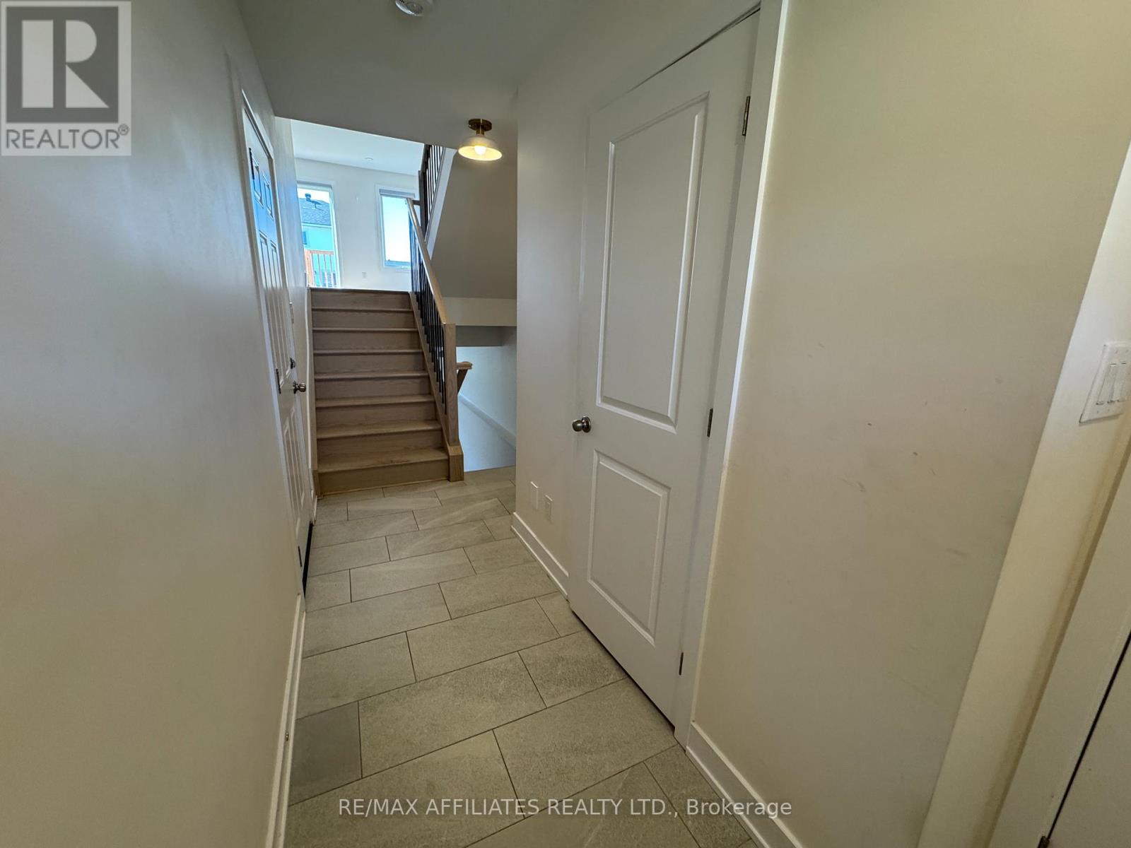 21 Margaret Graham Terrace, Smiths Falls, Ontario  K7A 0A5 - Photo 5 - X12435016