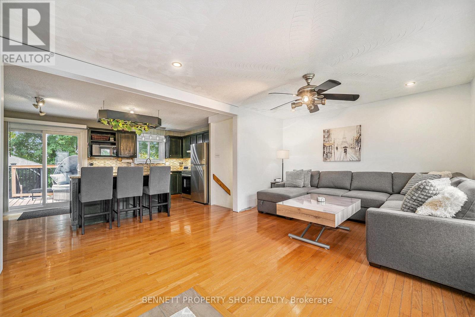 15 Maisonneuve Street, Clarence-Rockland, Ontario  K0A 1E0 - Photo 5 - X12435018