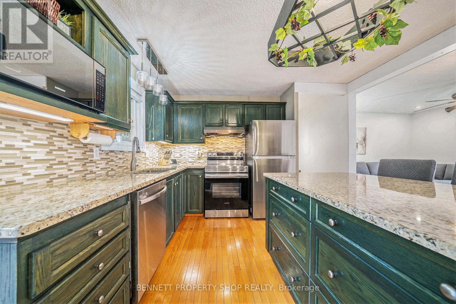 15 Maisonneuve Street, Clarence-Rockland, Ontario  K0A 1E0 - Photo 8 - X12435018