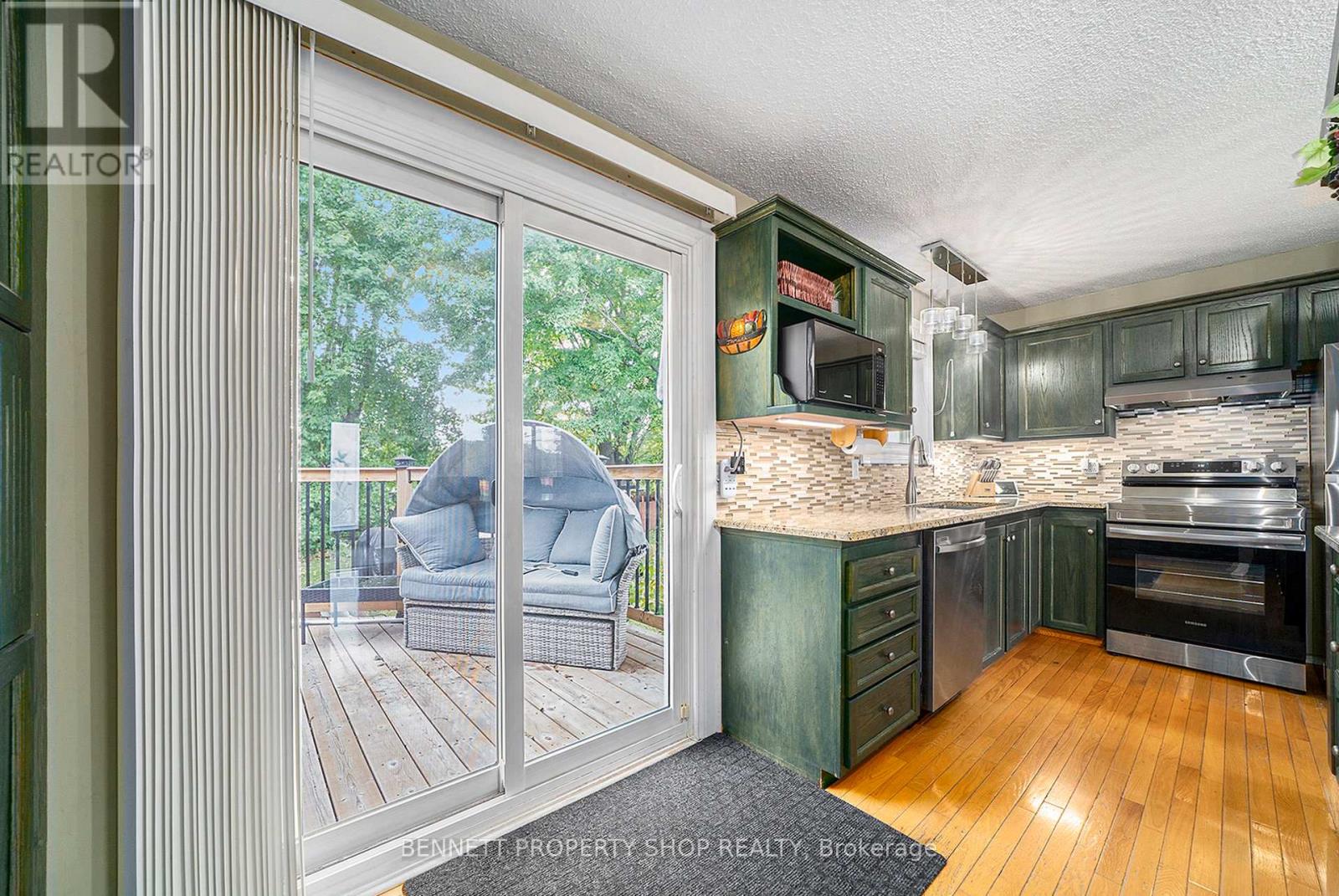 15 Maisonneuve Street, Clarence-Rockland, Ontario  K0A 1E0 - Photo 9 - X12435018