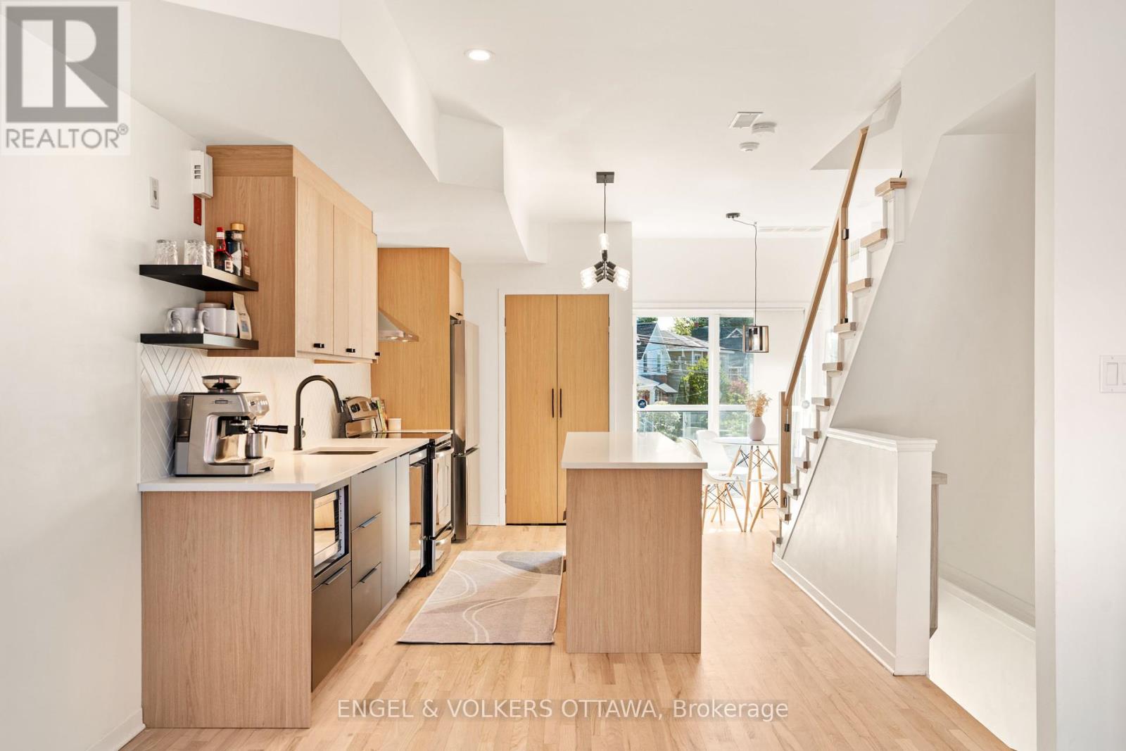 2 - 4 Sherbrooke Avenue, Ottawa, Ontario  K1Y 1R7 - Photo 2 - X12435099