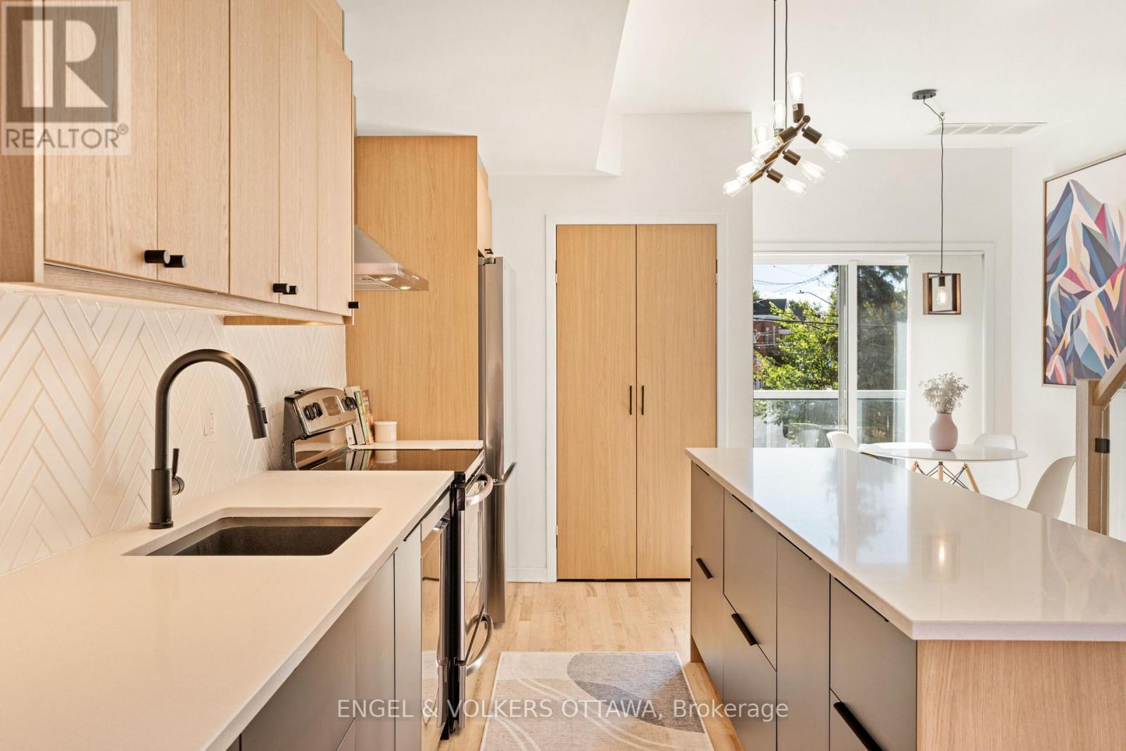 2 - 4 Sherbrooke Avenue, Ottawa, Ontario  K1Y 1R7 - Photo 5 - X12435099