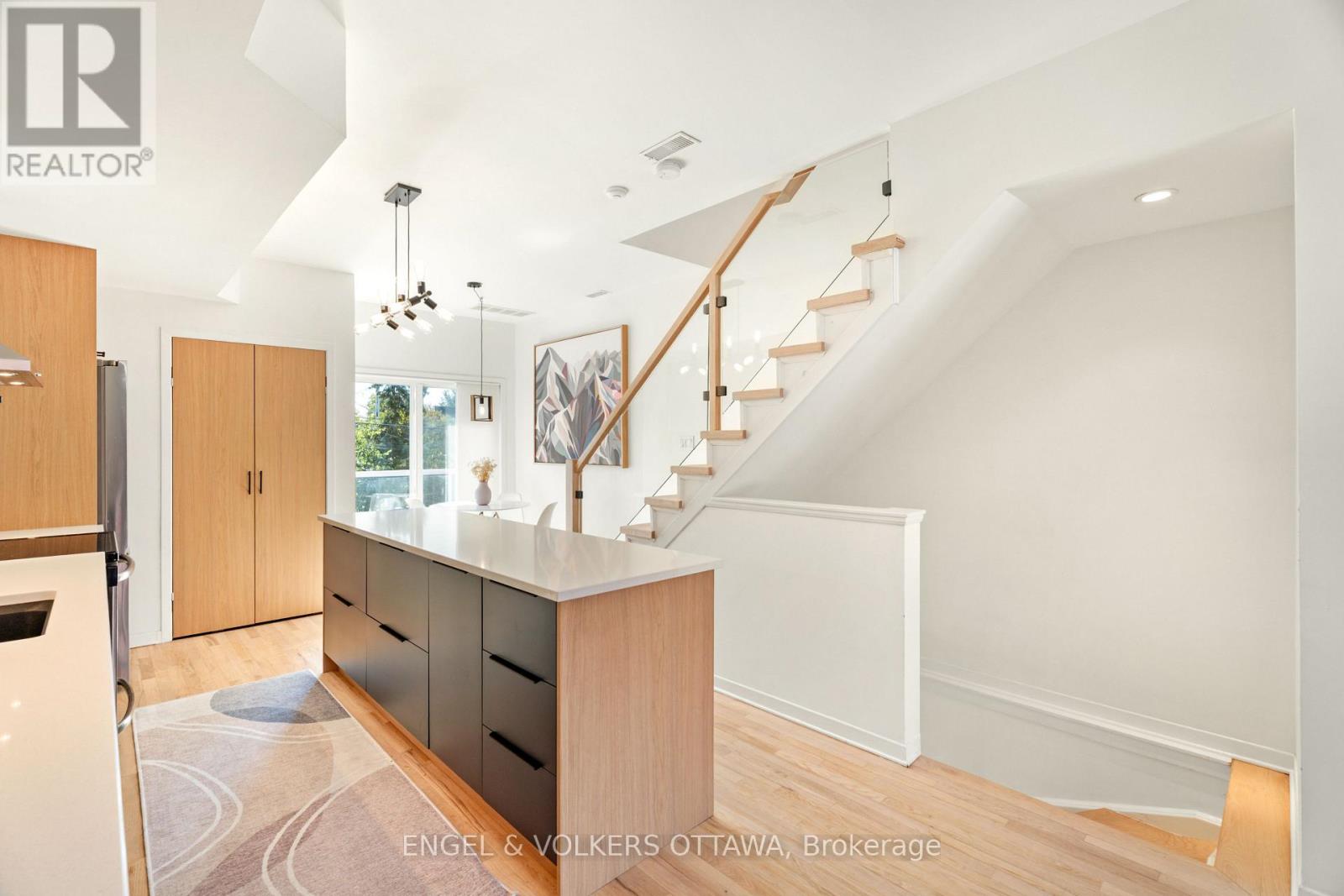 2 - 4 Sherbrooke Avenue, Ottawa, Ontario  K1Y 1R7 - Photo 6 - X12435099