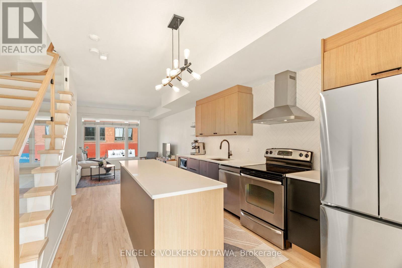 2 - 4 Sherbrooke Avenue, Ottawa, Ontario  K1Y 1R7 - Photo 8 - X12435099