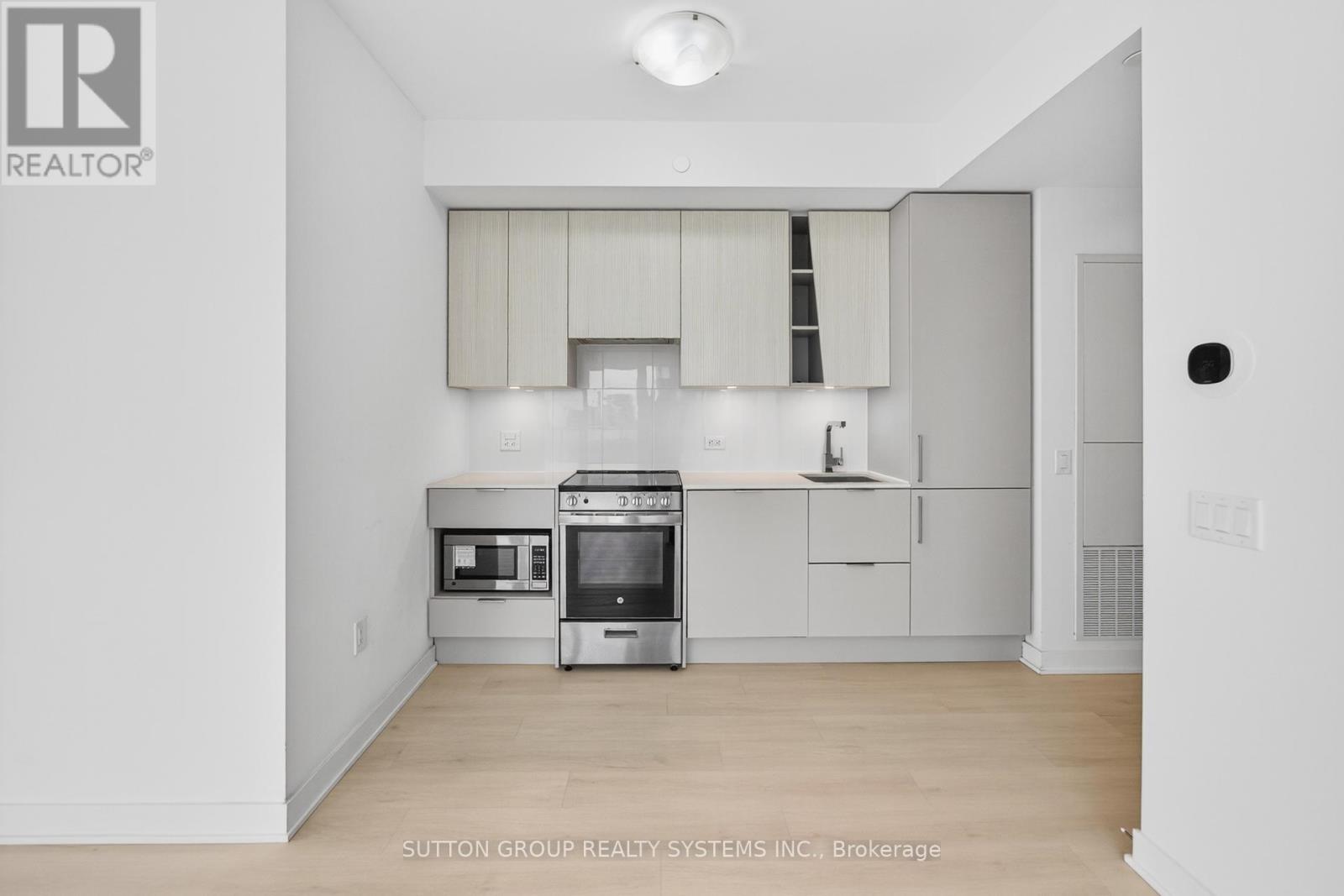 4710 - 3900 Confederation Parkway, Mississauga, Ontario  L5B 0M3 - Photo 13 - W12365209