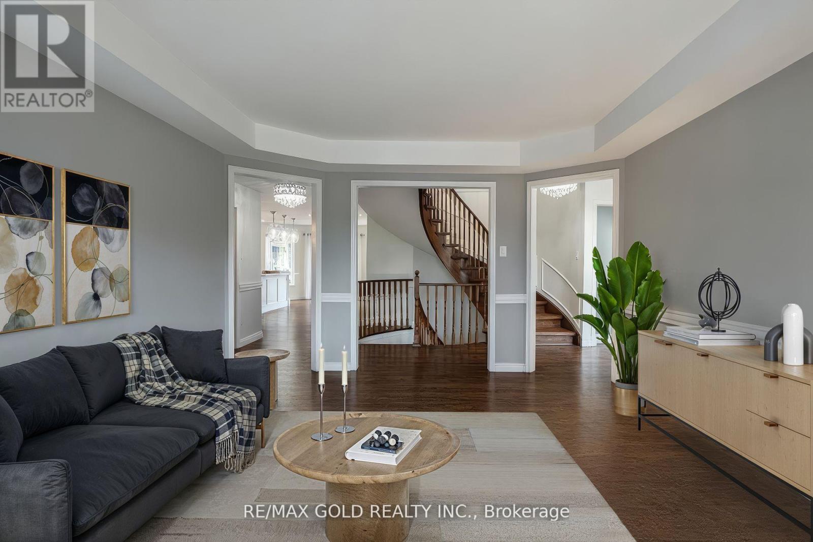 14 Shadywood Road, Brampton, Ontario  L6Z 4M6 - Photo 5 - W12434965