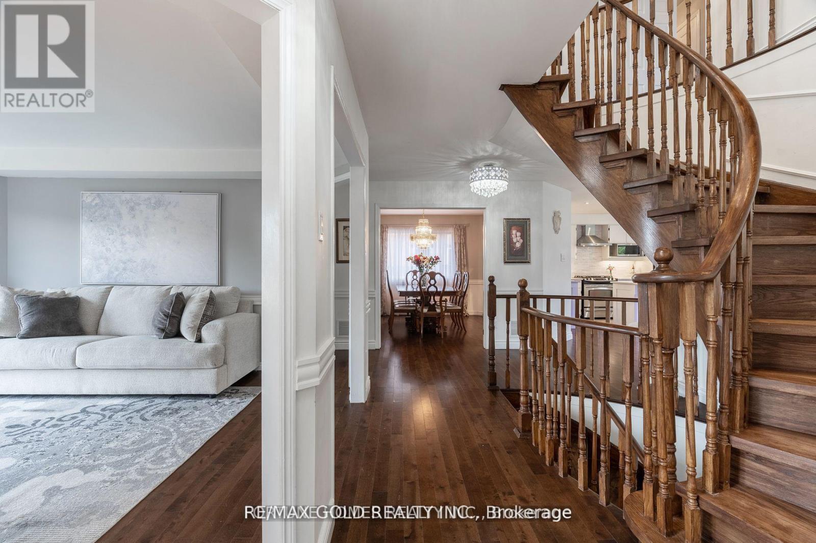 14 Shadywood Road, Brampton, Ontario  L6Z 4M6 - Photo 6 - W12434965