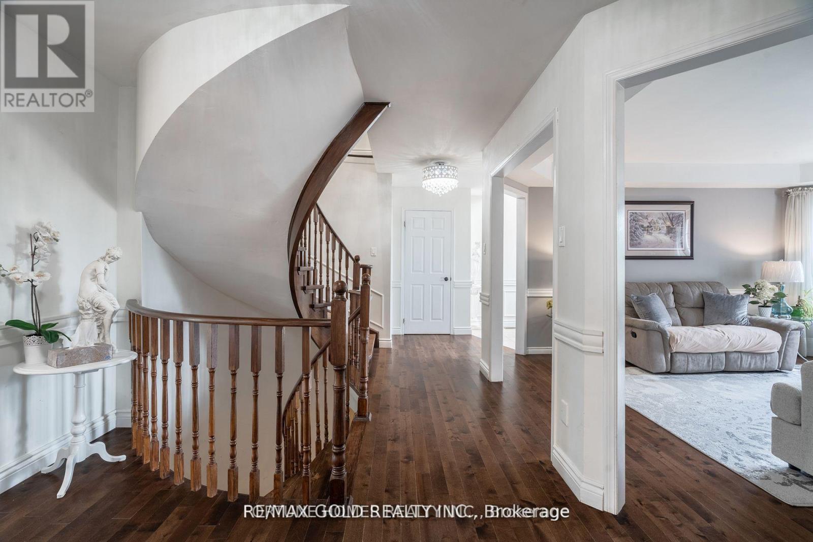 14 Shadywood Road, Brampton, Ontario  L6Z 4M6 - Photo 7 - W12434965