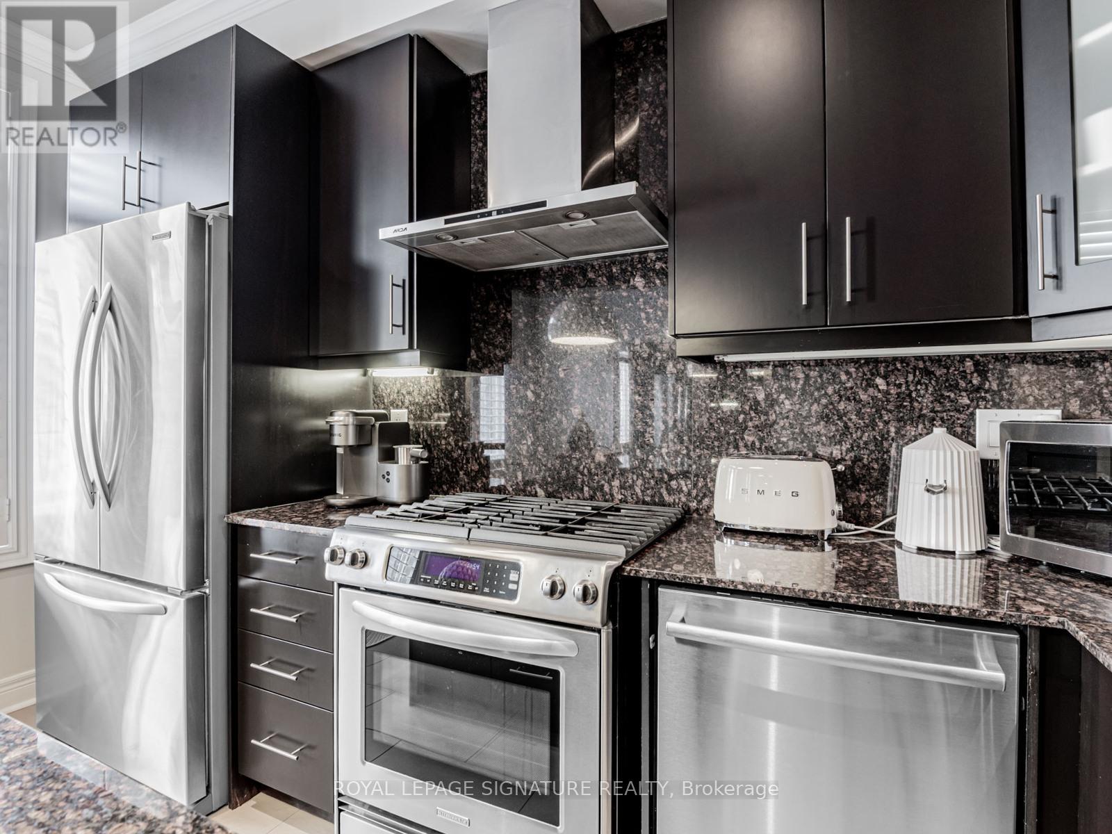 63 Ruby Lang Lane, Toronto (Mimico), Ontario  M8Z 0B8 - Photo 6 - W12434974