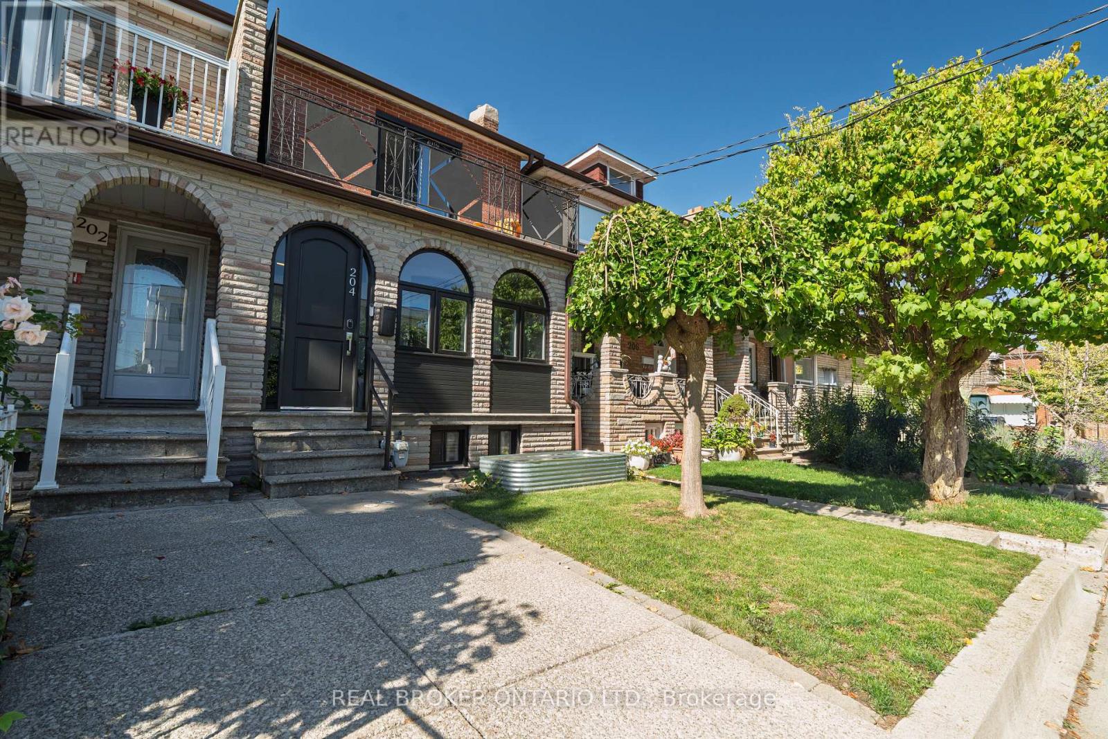 204 Earlscourt Avenue W, Toronto, Ontario  M6E 4B1 - Photo 2 - W12434979