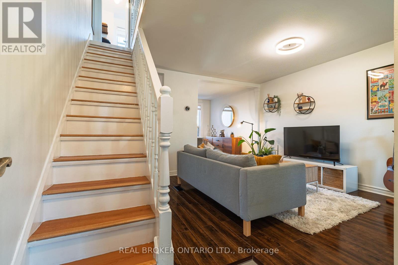 204 Earlscourt Avenue W, Toronto, Ontario  M6E 4B1 - Photo 7 - W12434979
