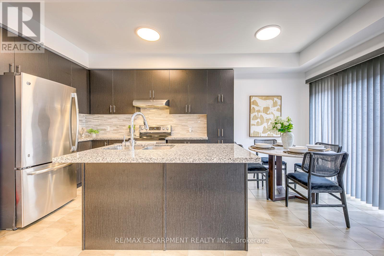 414 Wheat Boom Drive, Oakville, Ontario  L6H 0R4 - Photo 10 - W12435001