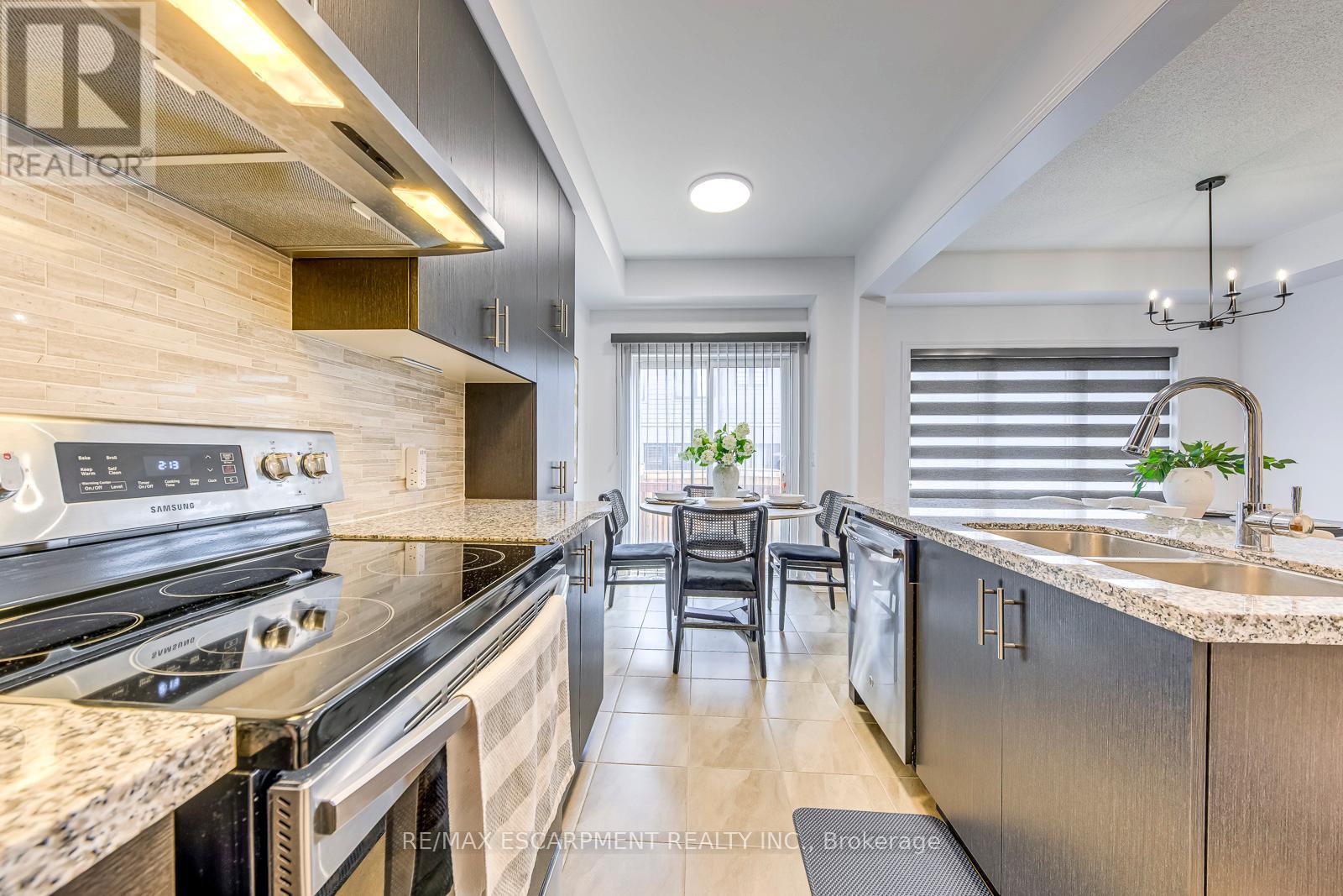 414 Wheat Boom Drive, Oakville, Ontario  L6H 0R4 - Photo 14 - W12435001